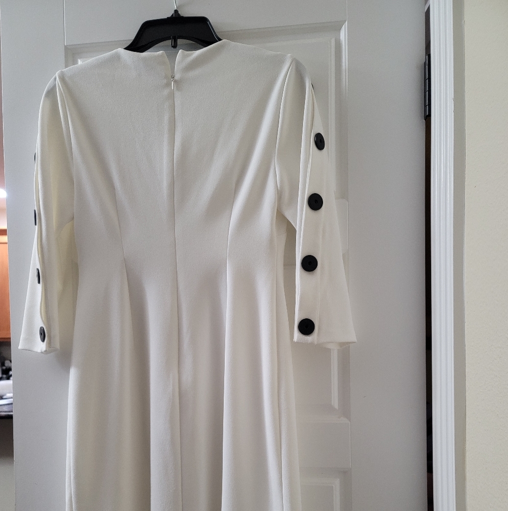Dress - Picture 2 of 4